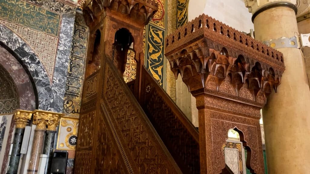 بعد إحراقه بالأقصى.. ما قصة إعادة بناء منبر صلاح الدين بالأردن؟