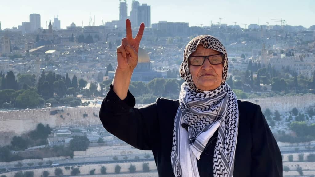 نفيسة خويص مرابطة مقدسية يلاحقها الإبعاد عن المسجد الأقصى