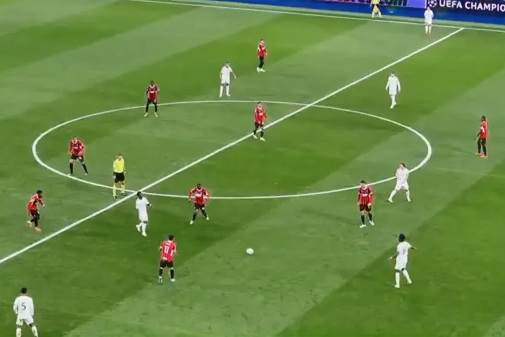 سخرية من لاعبي ريال مدريد بسبب صورة من مواجهة ميلان في دوري الأبطال